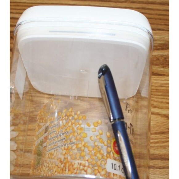 Felli Flip Tite Airtight Food Storage Container Lock Lid Kitchen 2.4 L 10.1 Cup - Picture 3 of 4